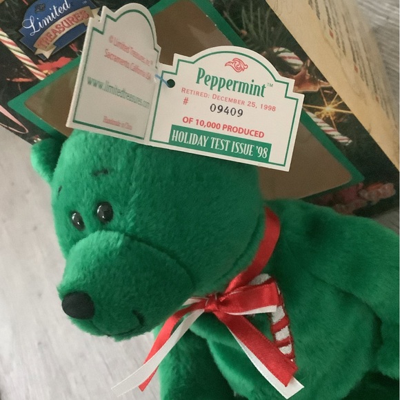 Limited Treasures 1998 Holiday Edition Peppermint Retired Plush Bear - Picture 3 of 4